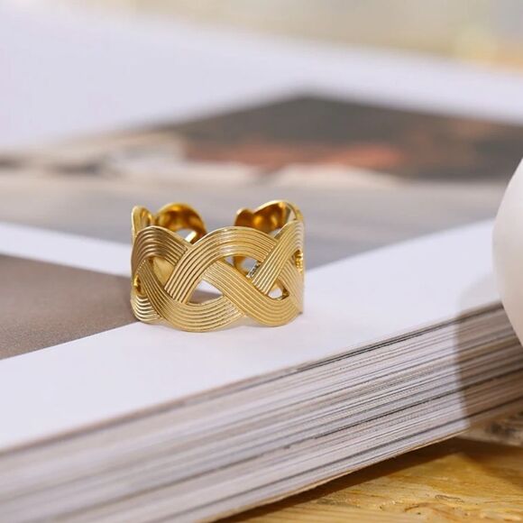 #34 Gold Weave Textured Ring Adjustable - Picture 6 of 9